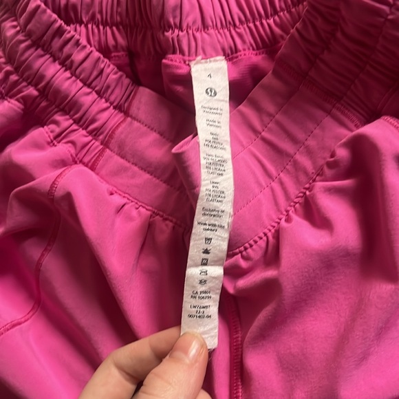 sonic pink hottt hot shorts size 4 4” - Picture 3 of 3